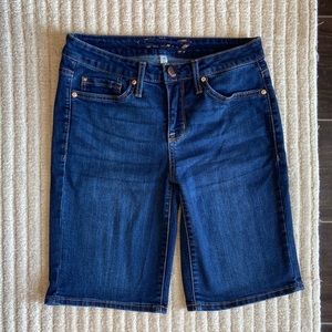 Seven7 denim jean bermuda shorts, Womens size 4, EUC